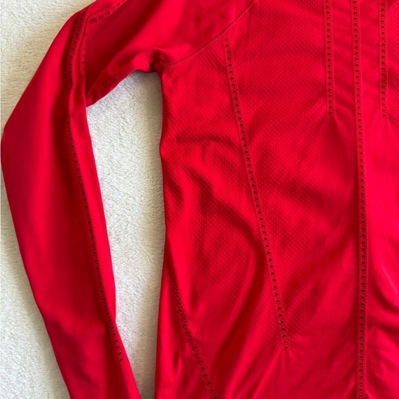 Athleta Red Athleisure Size L Long Sleeve Perforated Detail Lightweight Top - Picture 11 of 16